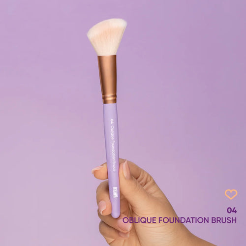 04 Oblique Foundation Brush – Pennello Fondotinta Obliquo