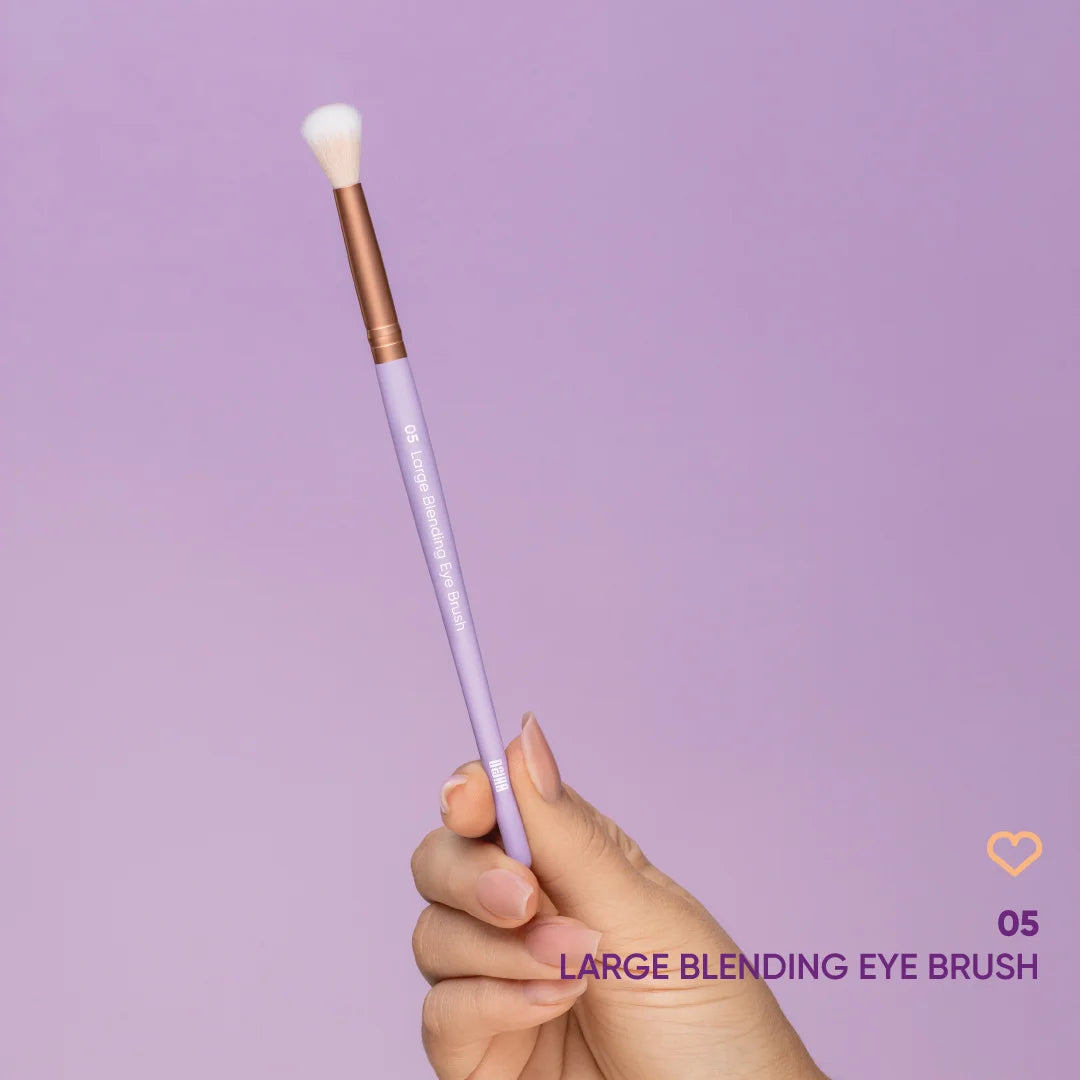05 Large Blending Eye Brush – Pennello Occhi per Sfumatura Largo