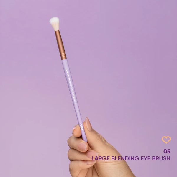 05 Large Blending Eye Brush – Pennello Occhi per Sfumatura Largo